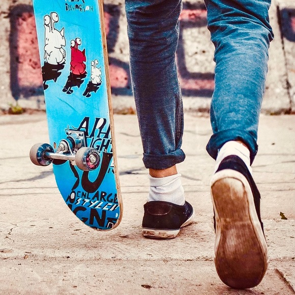 Meet your Posher, Colt Andrew - Picture 1 of 2